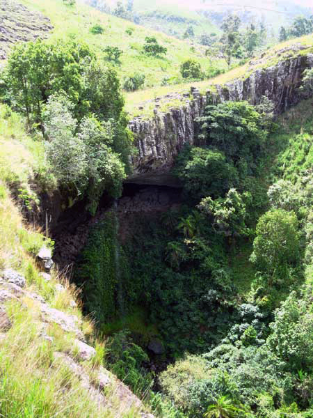 Cave_Ndemvoh,_Fongo-Tongo,_Cameroon