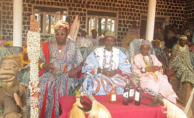 Lieux sacrés et sites coutumiers